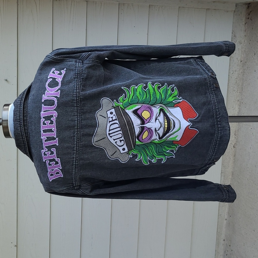 CAKEWORTHY x Beetlejuice Embroidered Dark Grey Full Button‎ M Jean Denim Jacket